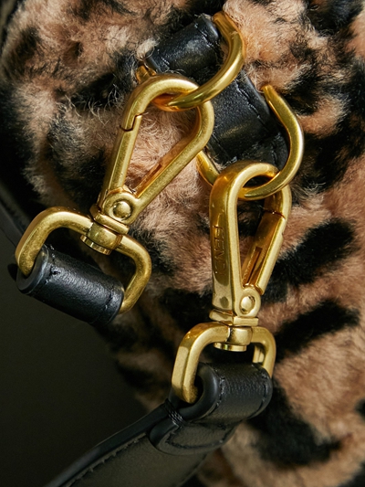 フェンディバッグ素材ディテール